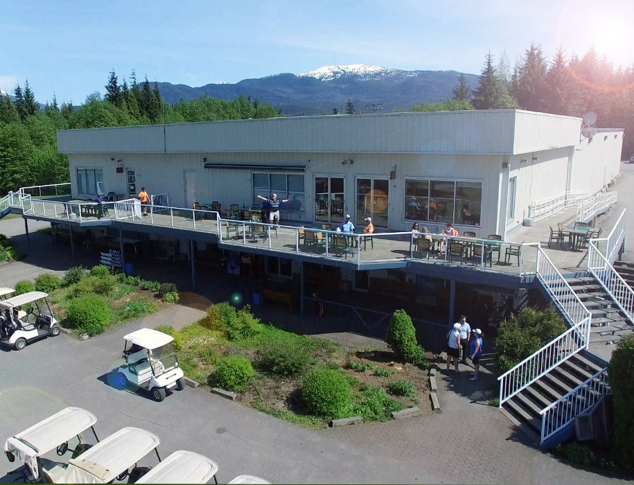 Hirsch Creek clubhouse exterior